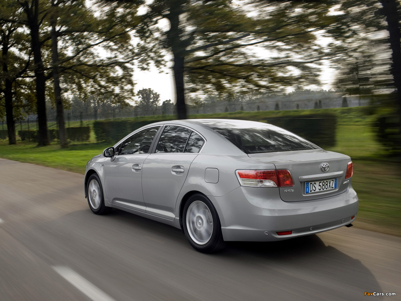 Toyota Avensis Sedan 2008–11 pictures (1280 x 960)