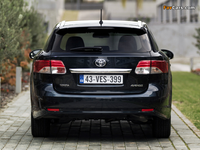 Toyota Avensis Wagon 2011 images (640 x 480)