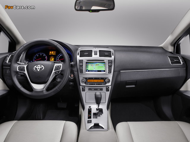 Toyota Avensis Sedan 2011 photos (640 x 480)
