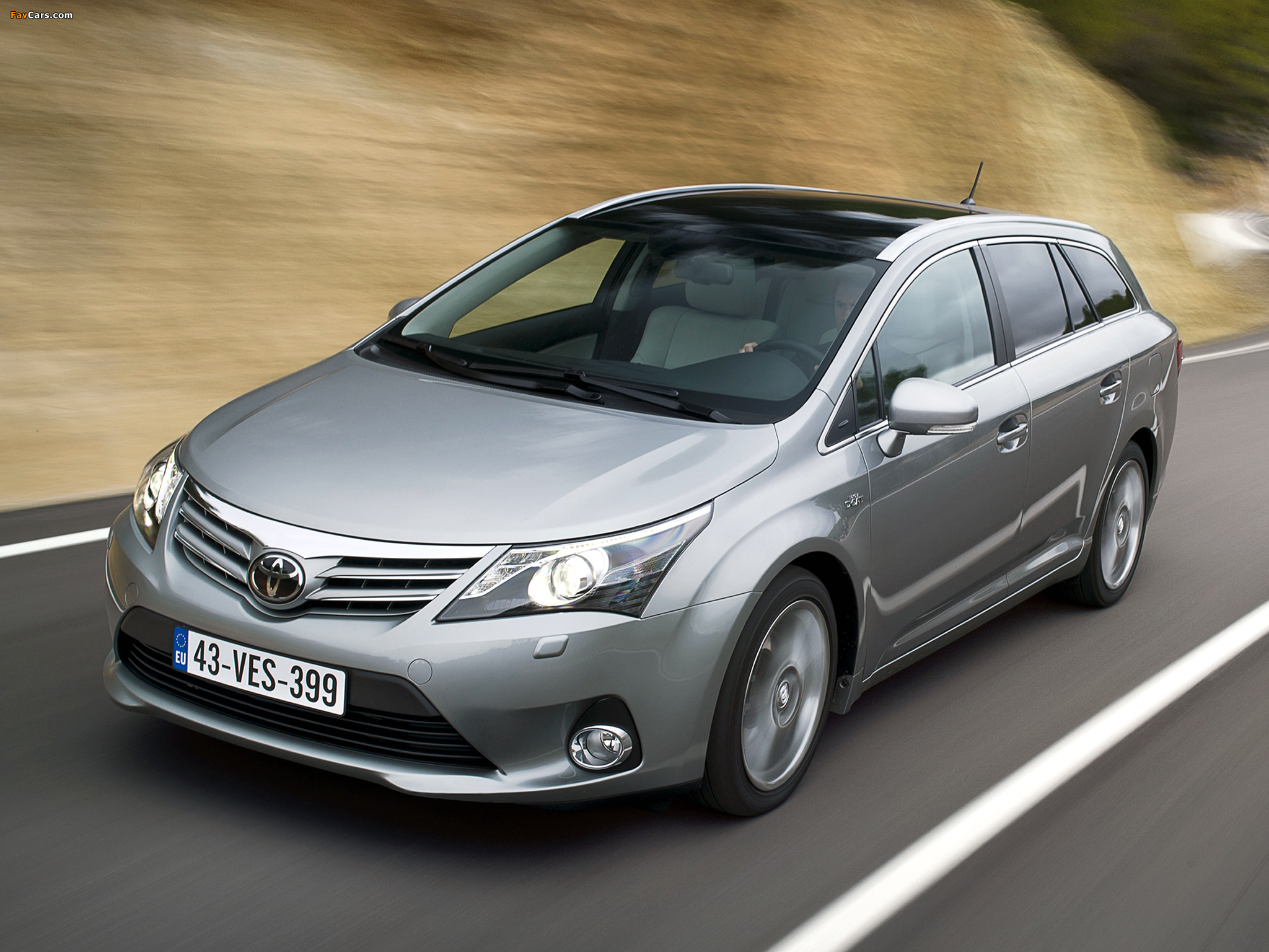 Toyota Avensis Wagon 2011 wallpapers (2048 x 1536)