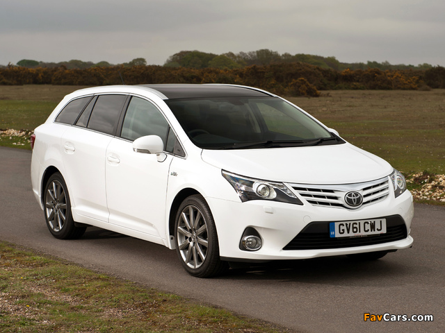 Toyota Avensis Wagon UK-spec 2012 images (640 x 480)