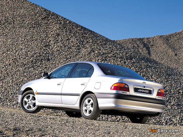 Toyota Avensis Sedan 1997–2000 wallpapers (640 x 480)