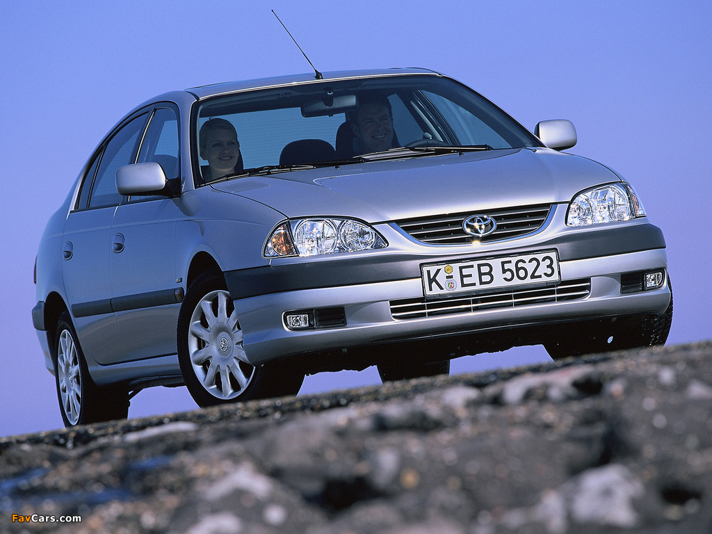 Toyota Avensis Sedan 2000–02 wallpapers (1024 x 768)