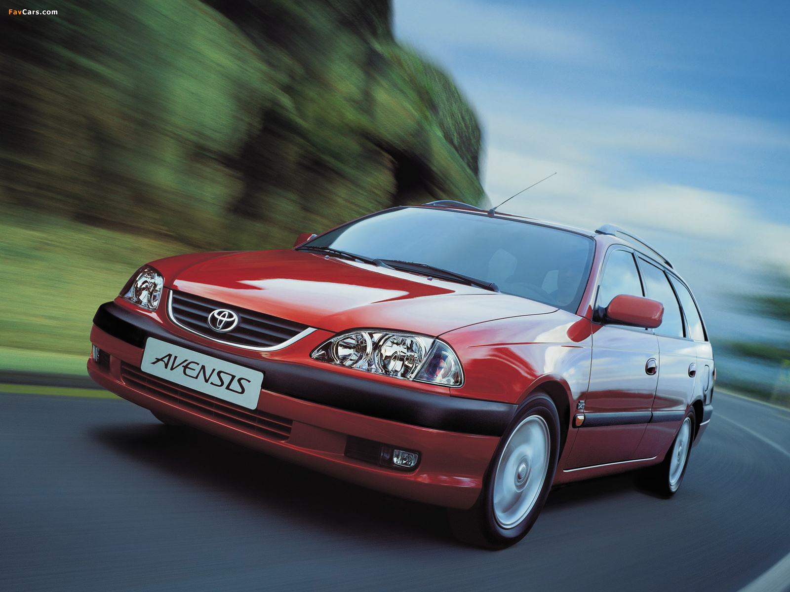 Toyota Avensis Wagon 2000–02 wallpapers (1600 x 1200)