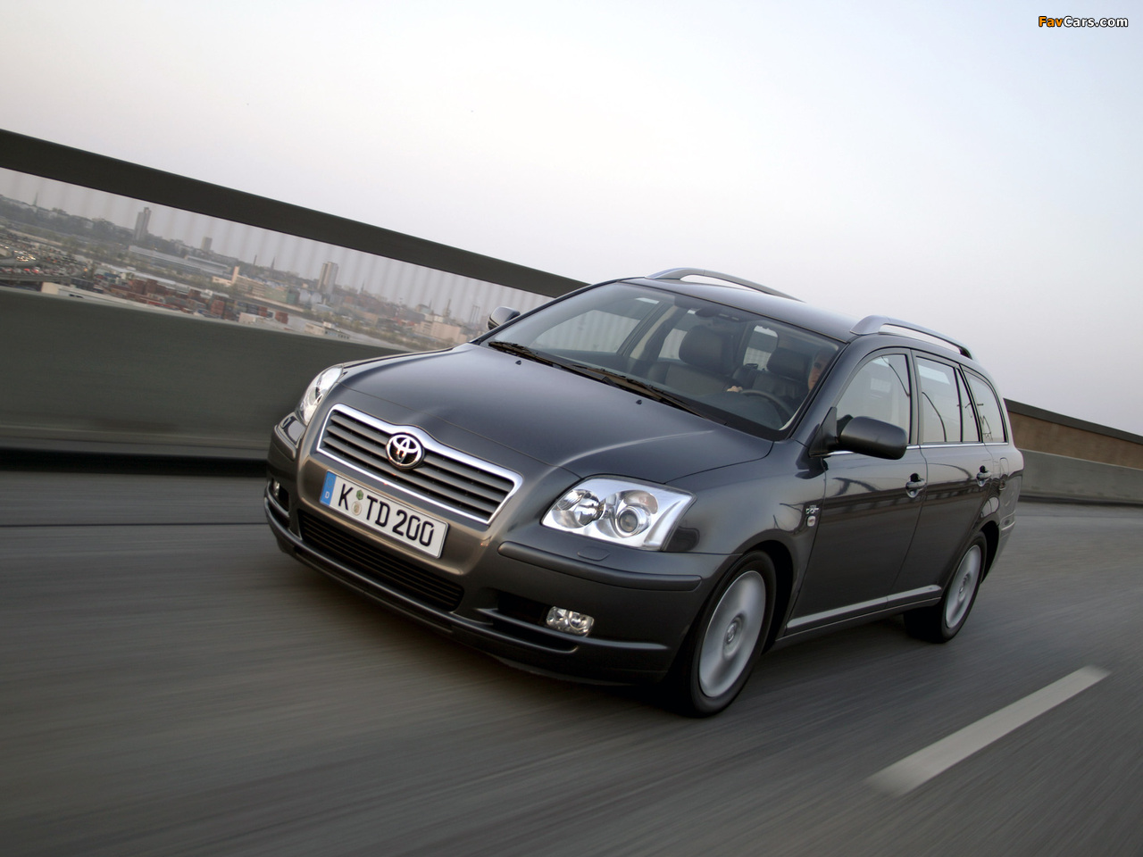 Toyota Avensis Wagon 2003–06 wallpapers (1280 x 960)