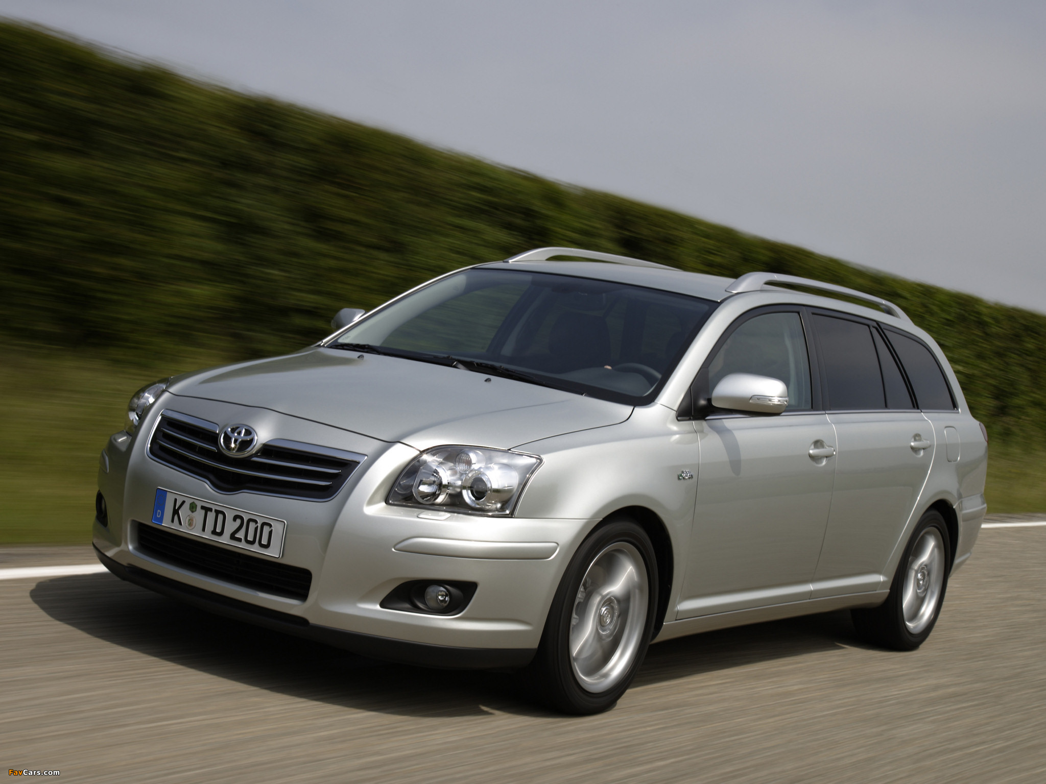 Toyota Avensis Wagon 2006–08 wallpapers (2048 x 1536)