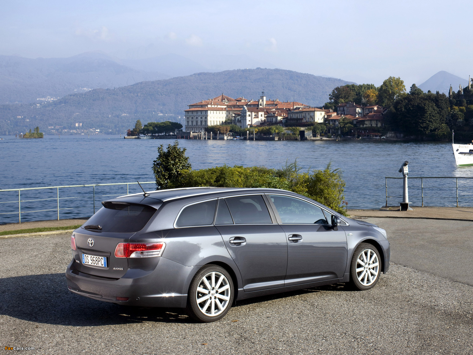 Toyota Avensis Wagon 2008–11 wallpapers (1600 x 1200)