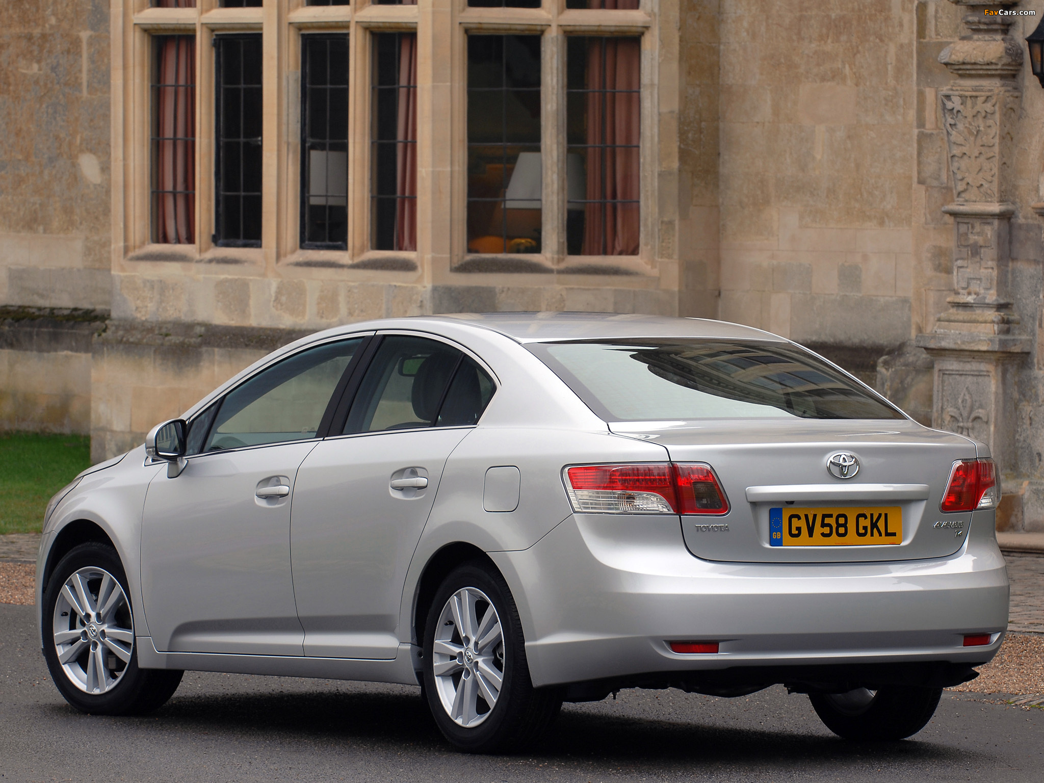 Toyota Avensis Sedan UK-spec 2008–11 wallpapers (2048 x 1536)