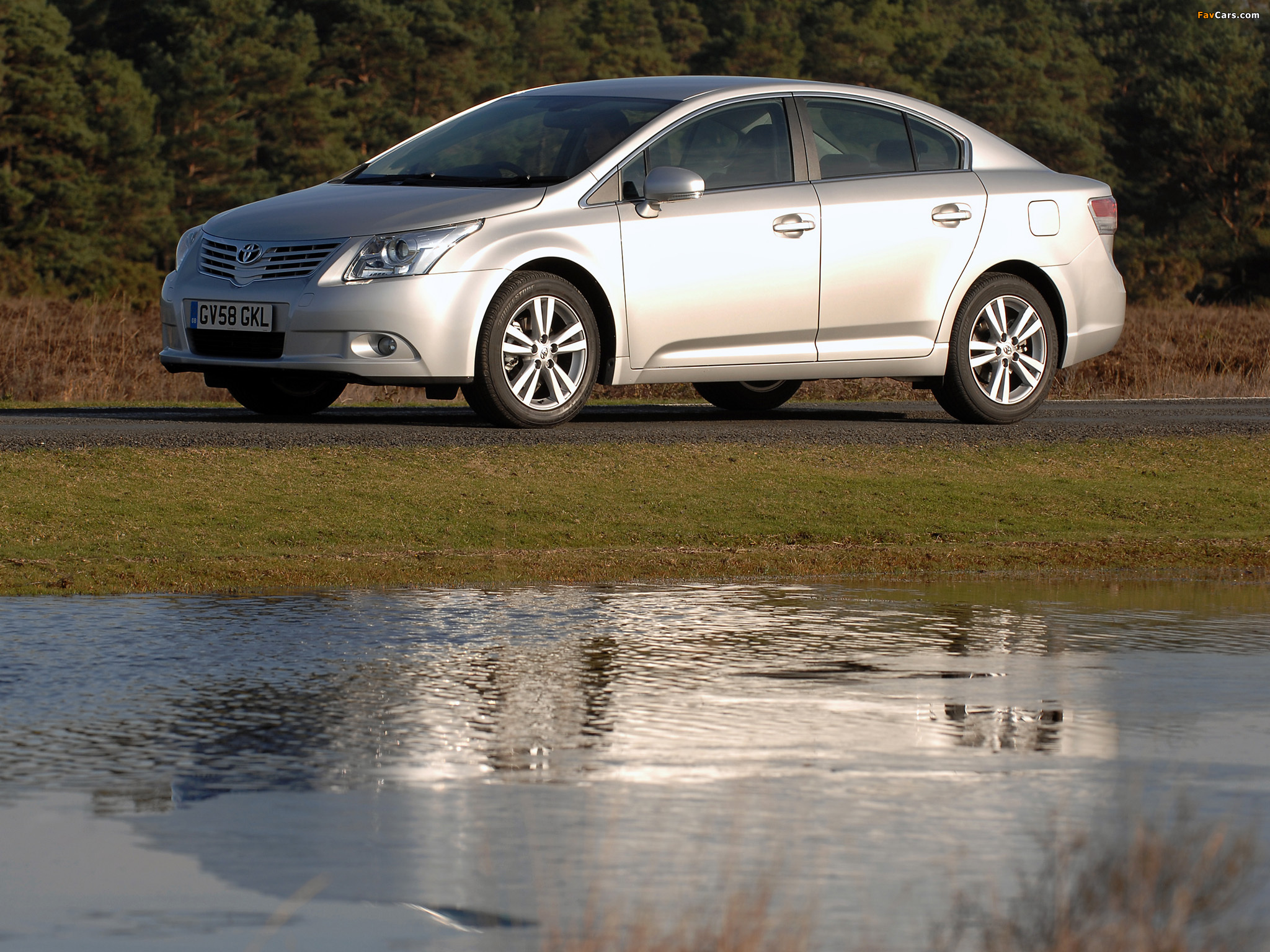 Toyota Avensis Sedan UK-spec 2008–11 wallpapers (2048 x 1536)