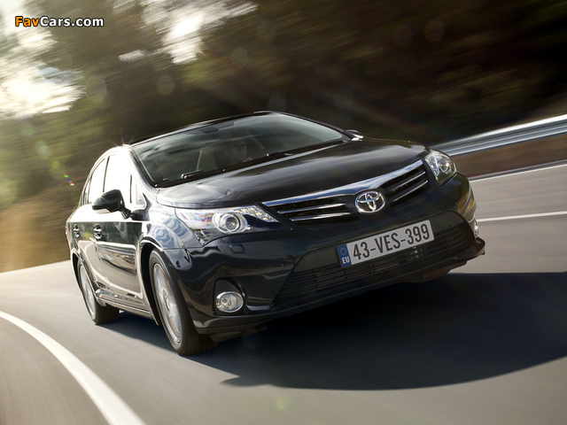 Toyota Avensis Sedan 2011 wallpapers (640 x 480)