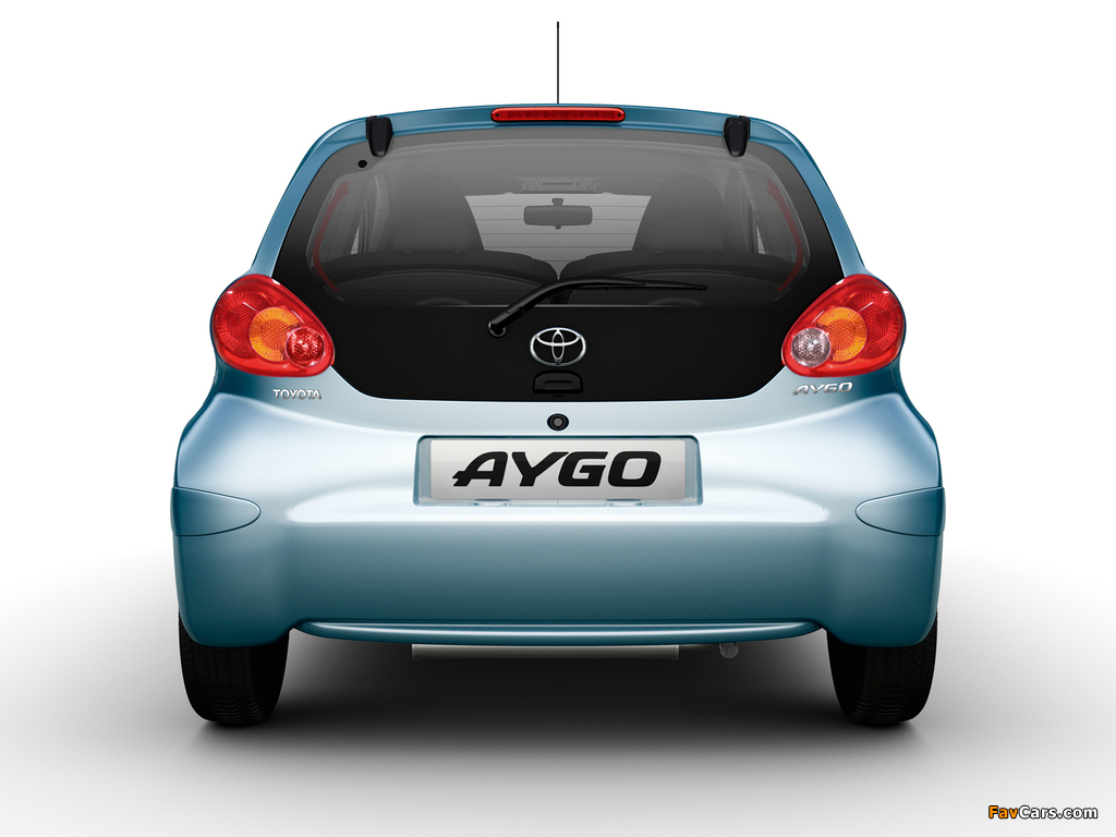 Images of Toyota Aygo 5-door 2005–08 (1024 x 768)