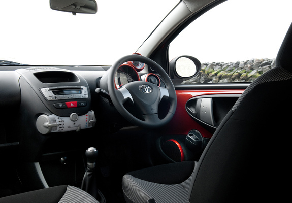 Images of Toyota Aygo 5-door UK-spec 2012