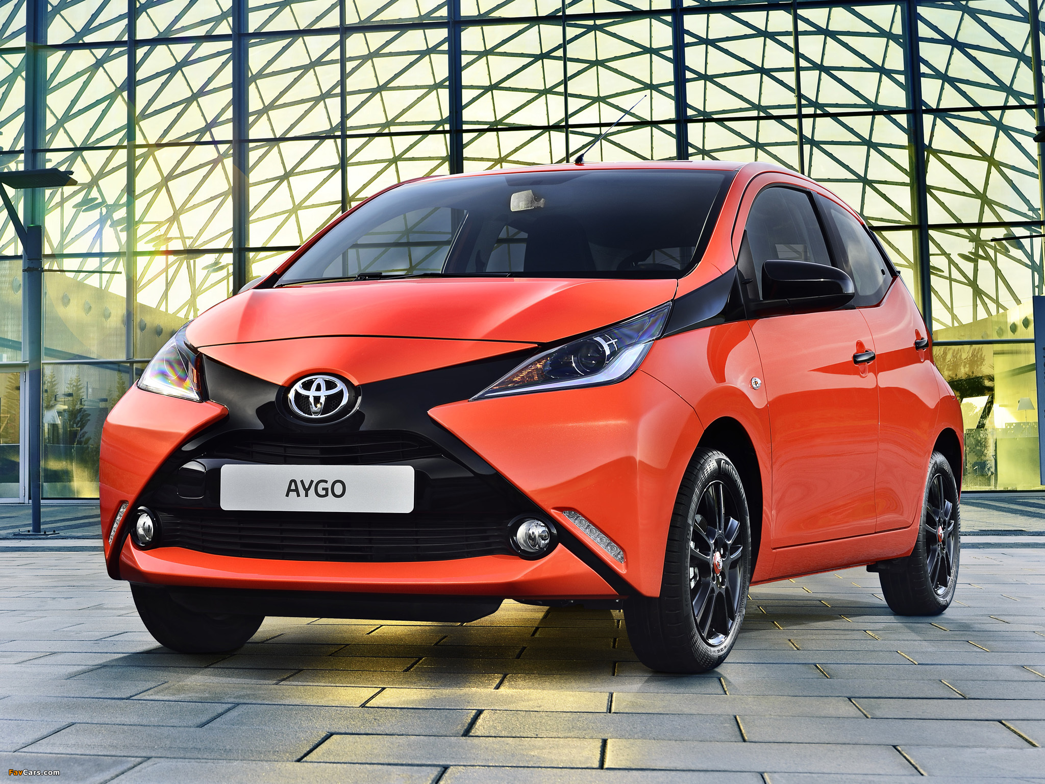 Images of Toyota Aygo 5-door 2014 (2048 x 1536)