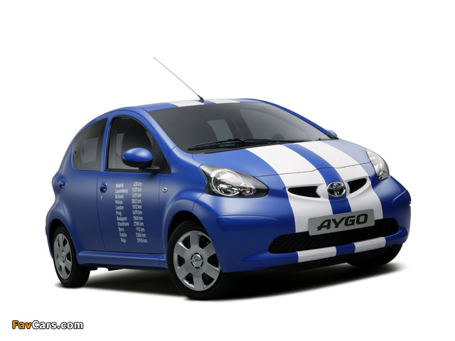 Photos of Toyota Aygo 5-door 2005–08 (640 x 480)