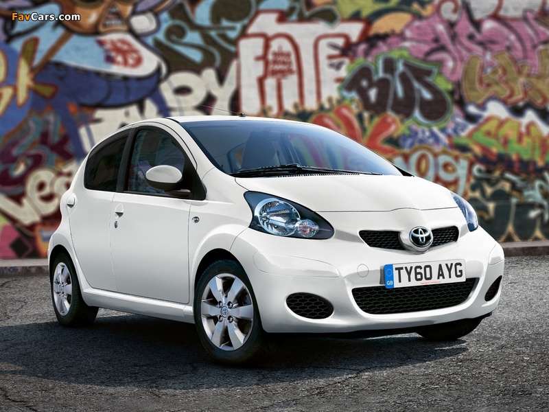 Photos of Toyota Aygo 5-door Go! 2011 (800 x 600)