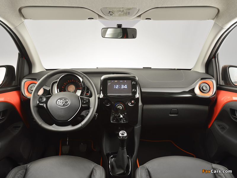 Photos of Toyota Aygo 5-door 2014 (800 x 600)