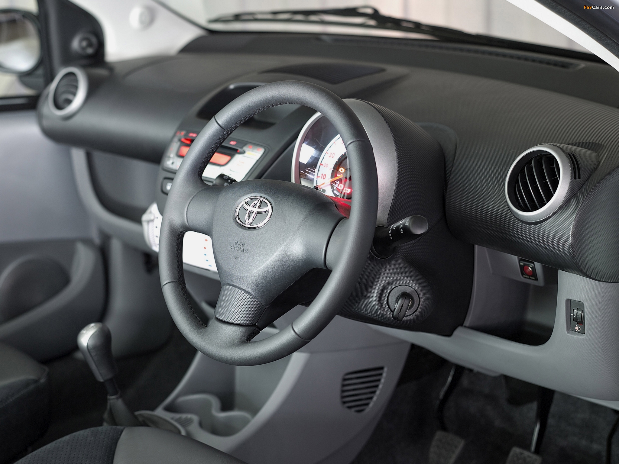 Pictures of Toyota Aygo 3-door Platinum 2010 (2048 x 1536)