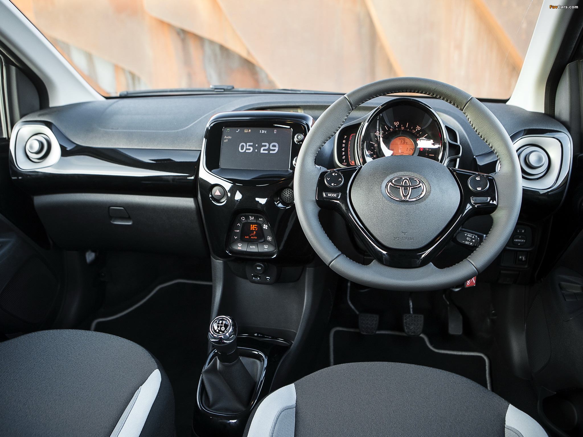Pictures of Toyota Aygo 5-door UK-spec 2014 (2048 x 1536)