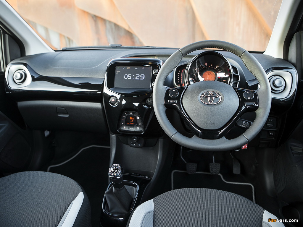 Pictures of Toyota Aygo 5-door UK-spec 2014 (1024 x 768)