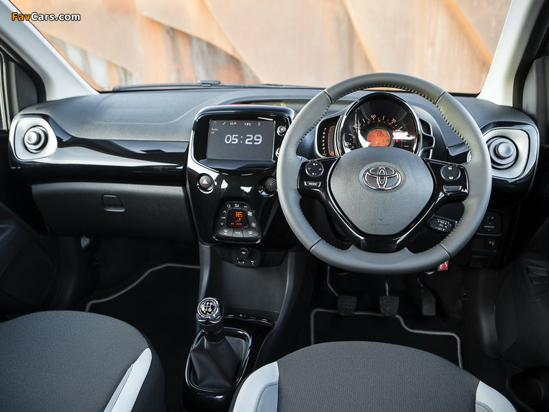 Pictures of Toyota Aygo 5-door UK-spec 2014 (800 x 600)