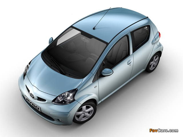 Toyota Aygo 5-door 2005–08 images (640 x 480)