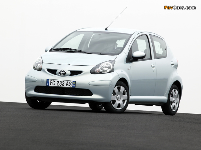 Toyota Aygo 5-door 2005–08 photos (640 x 480)