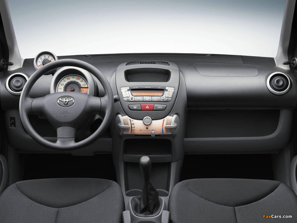 Toyota Aygo 5-door 2005–08 pictures (1024 x 768)