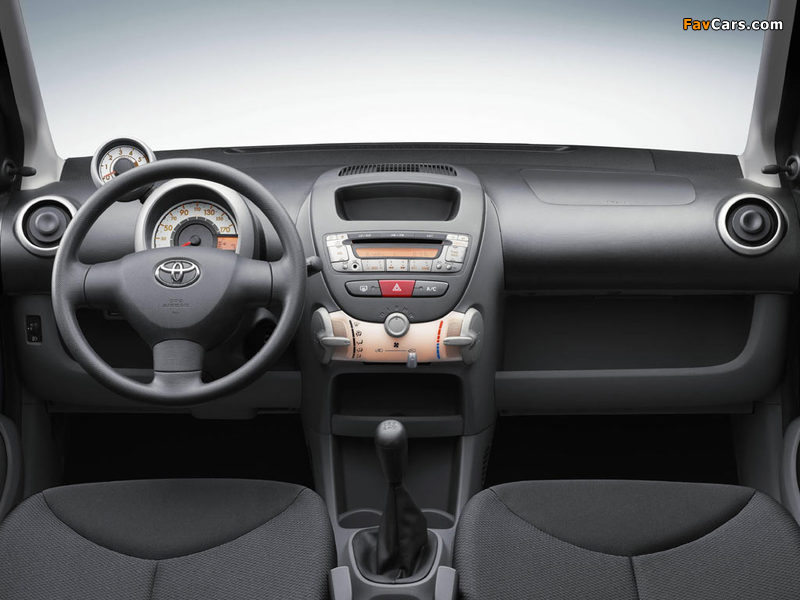 Toyota Aygo 5-door 2005–08 pictures (800 x 600)