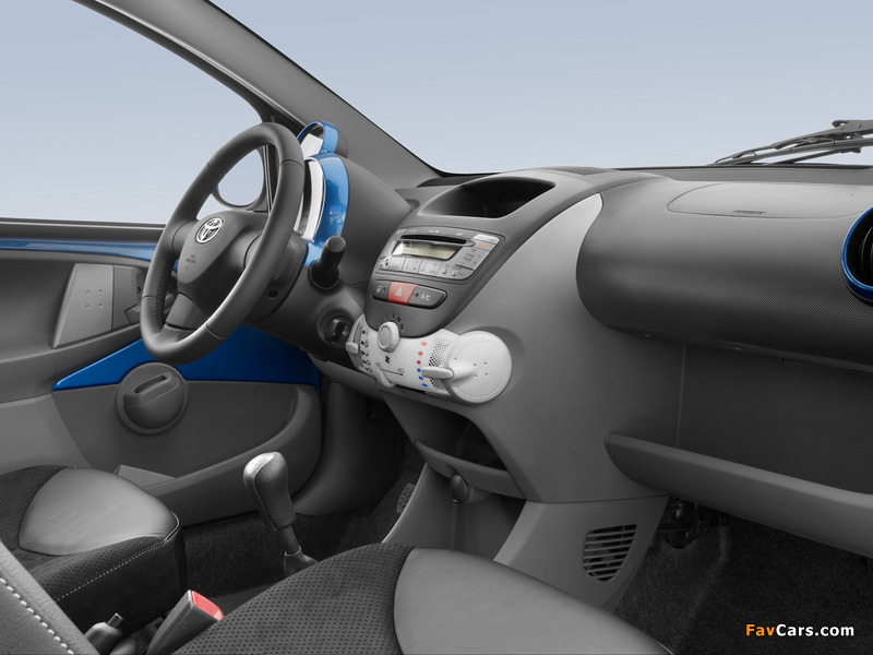 Toyota Aygo 5-door 2008–12 photos (800 x 600)