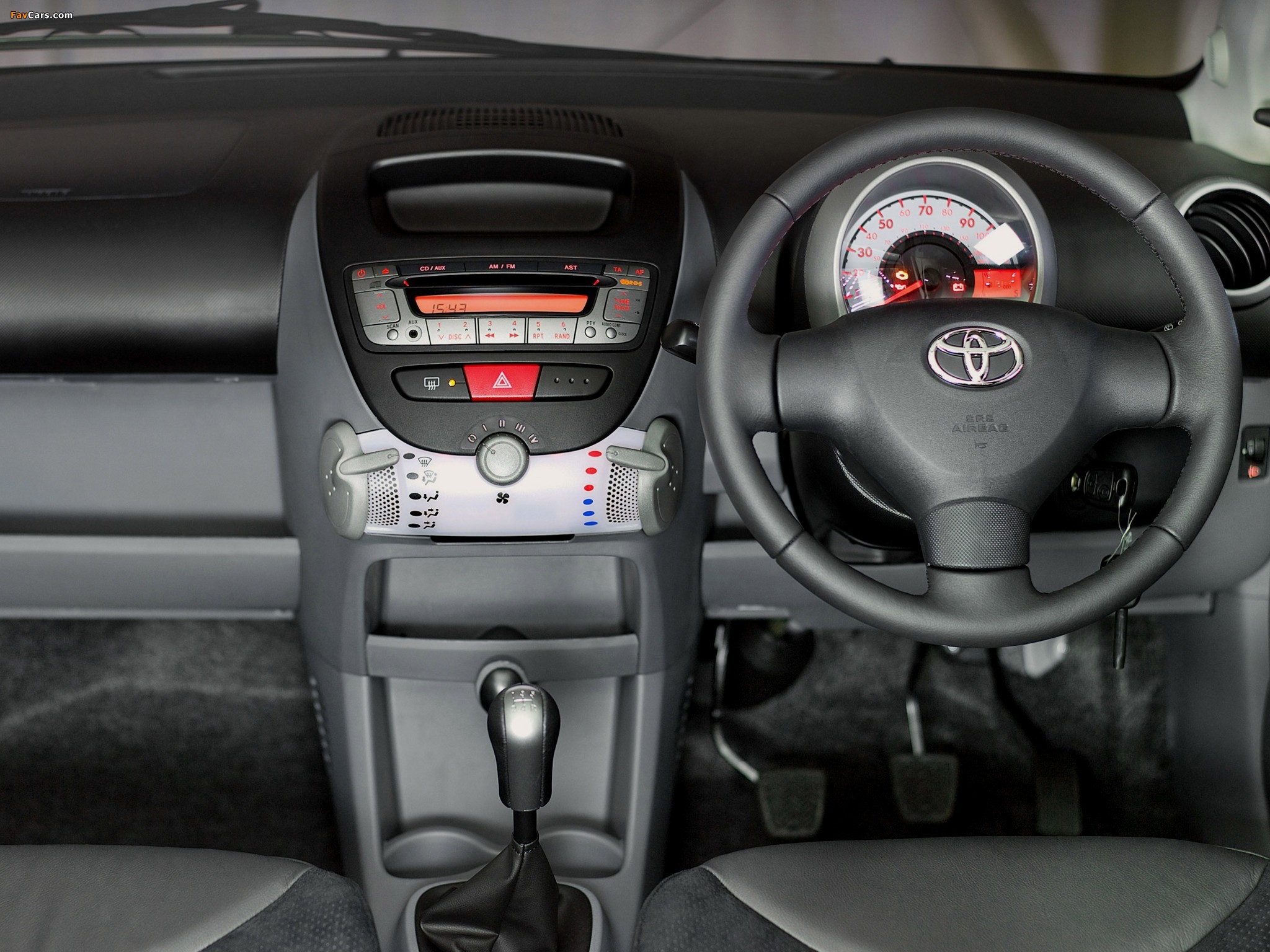 Toyota Aygo 3-door Platinum 2010 images (2048 x 1536)