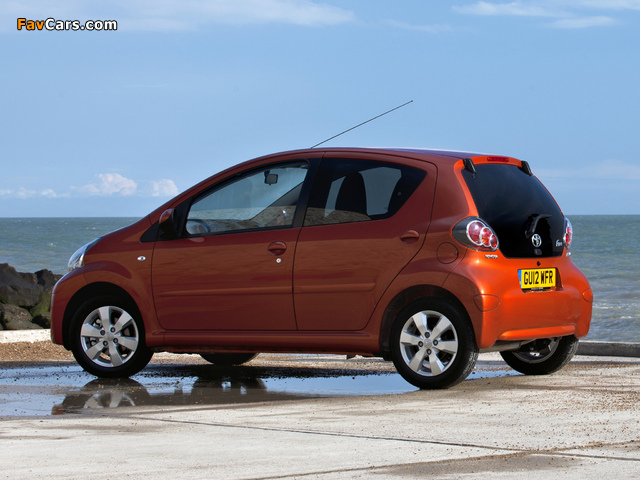 Toyota Aygo 5-door UK-spec 2012 pictures (640 x 480)