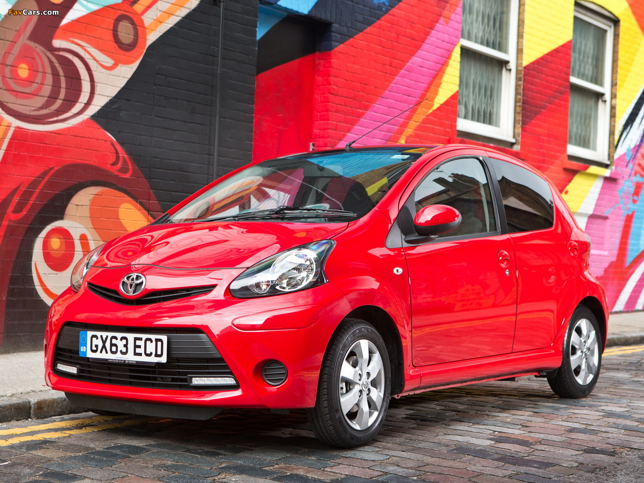 Toyota Aygo 5-door UK-spec 2012–14 pictures (1280 x 960)