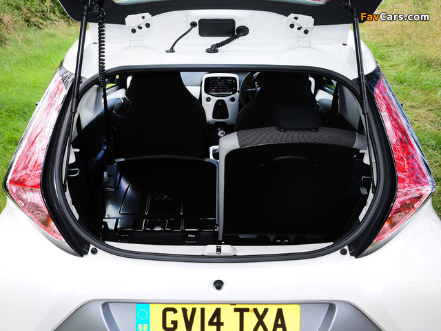 Toyota Aygo 3-door UK-spec 2014 images (640 x 480)
