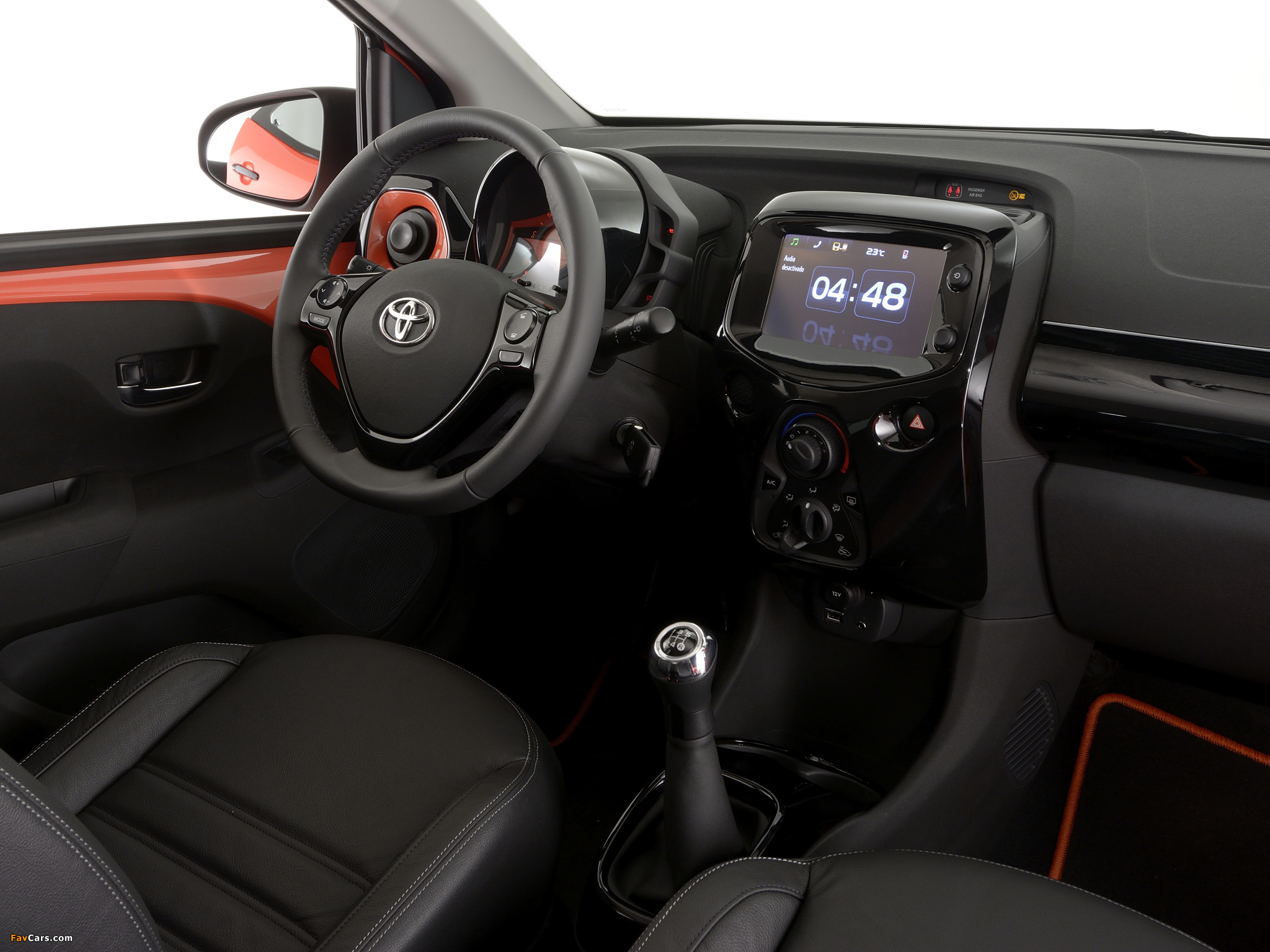 Toyota Aygo 5-door 2014 images (2048 x 1536)