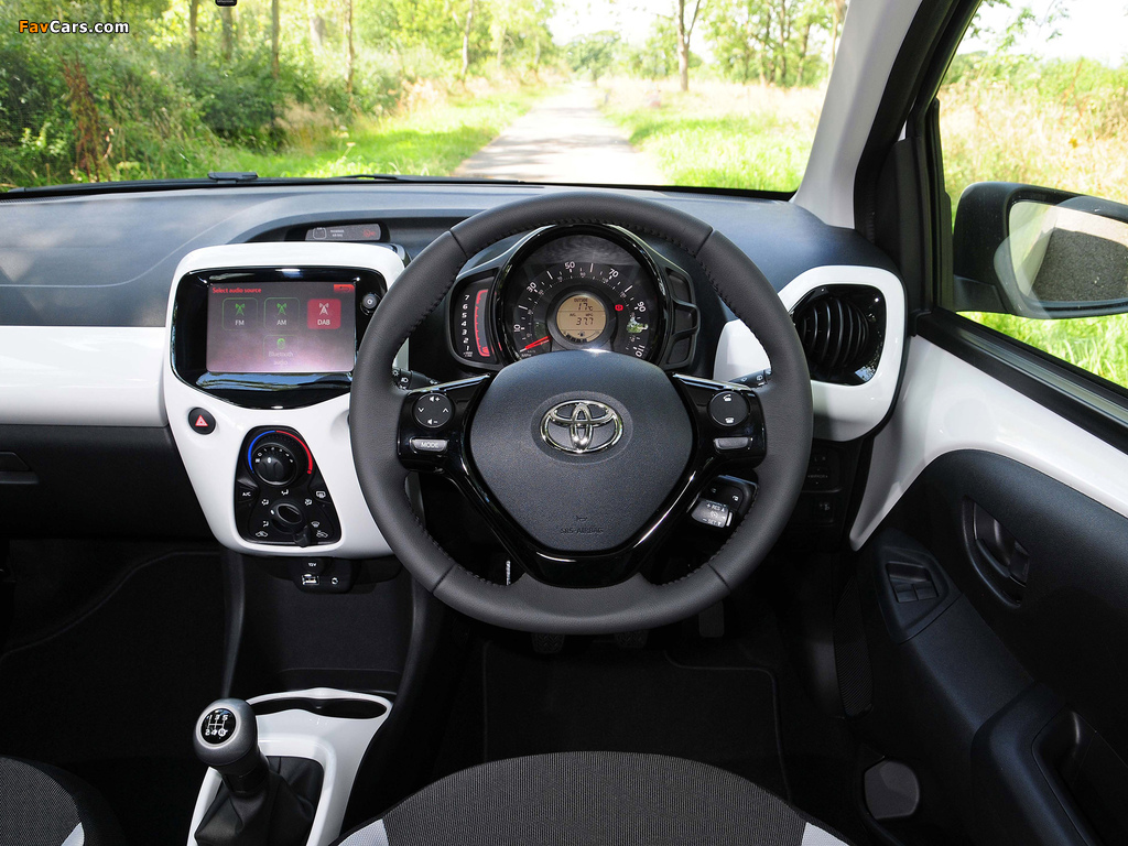 Toyota Aygo 3-door UK-spec 2014 photos (1024 x 768)