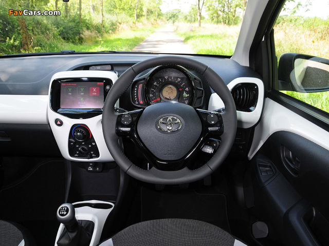 Toyota Aygo 3-door UK-spec 2014 photos (640 x 480)