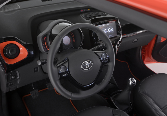 Toyota Aygo 5-door 2014 photos