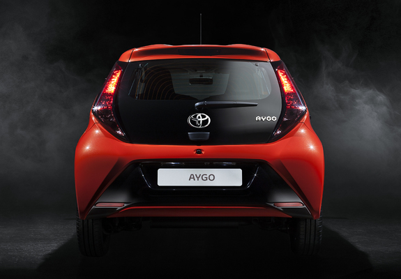 Toyota Aygo 5-door 2014 pictures