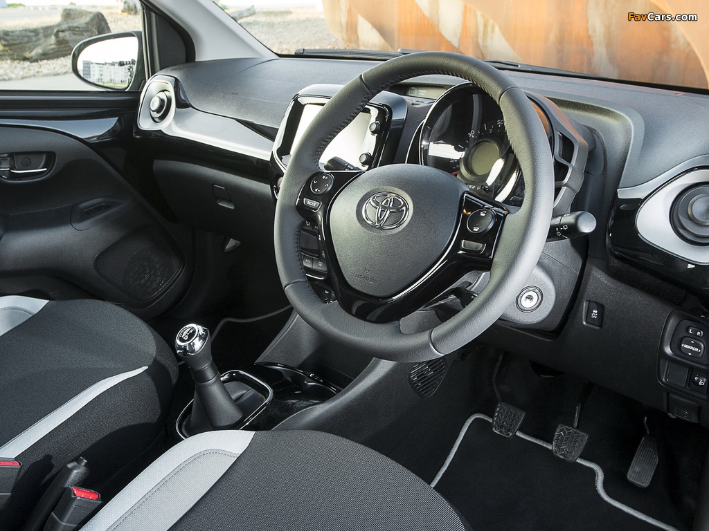 Toyota Aygo 5-door UK-spec 2014 wallpapers (1024 x 768)