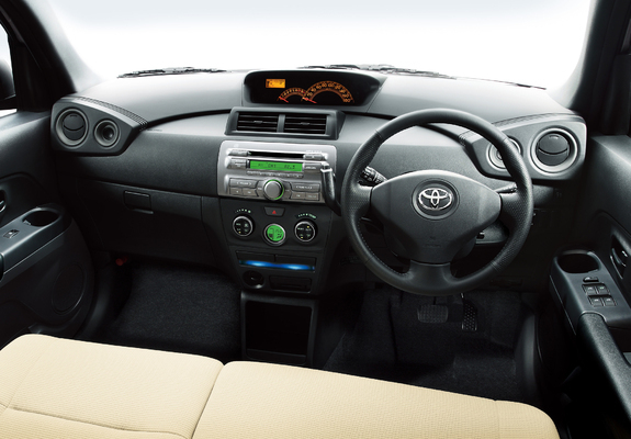 Pictures of Toyota bB (QNC20) 2005