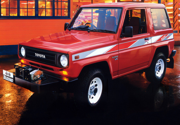 Photos of Toyota Blizzard LX Van (LD20V) 1984–87