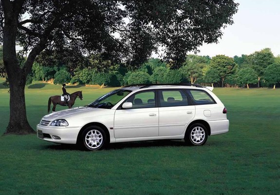 Pictures of Toyota Caldina (210) 2000–02