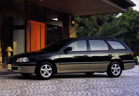 Toyota Caldina (210) 1997–99 images