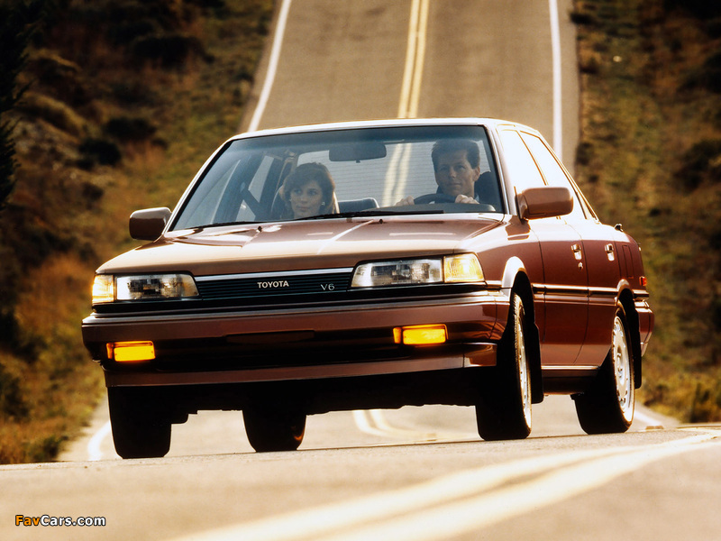 Images of Toyota Camry Sedan LE US-spec 1986–90 (800 x 600)