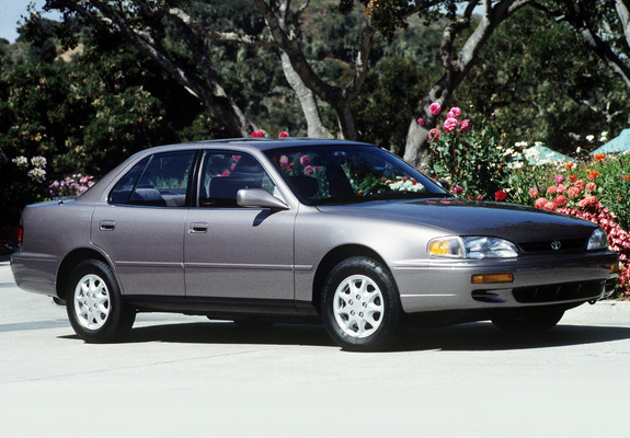 Images of Toyota Camry US-spec (XV10) 1991–96