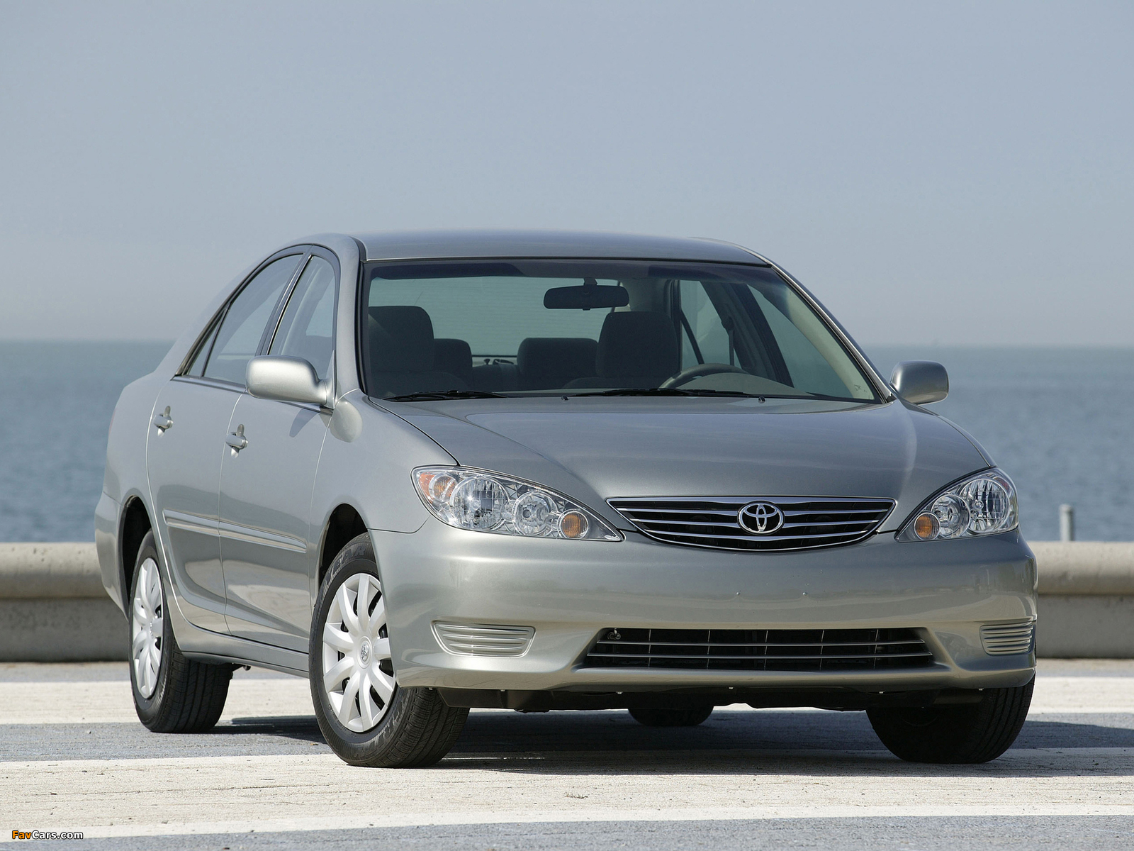 Images of Toyota Camry LE US-spec (ACV30) 2004–06 (1600 x 1200)