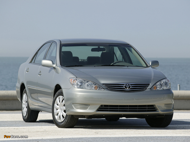 Images of Toyota Camry LE US-spec (ACV30) 2004–06 (800 x 600)