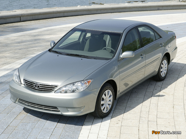 Images of Toyota Camry LE US-spec (ACV30) 2004–06 (640 x 480)