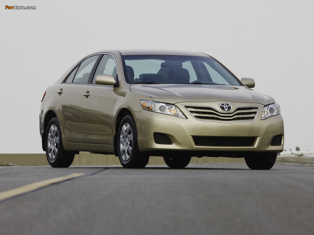 Images of Toyota Camry LE 2009–11 (1024 x 768)
