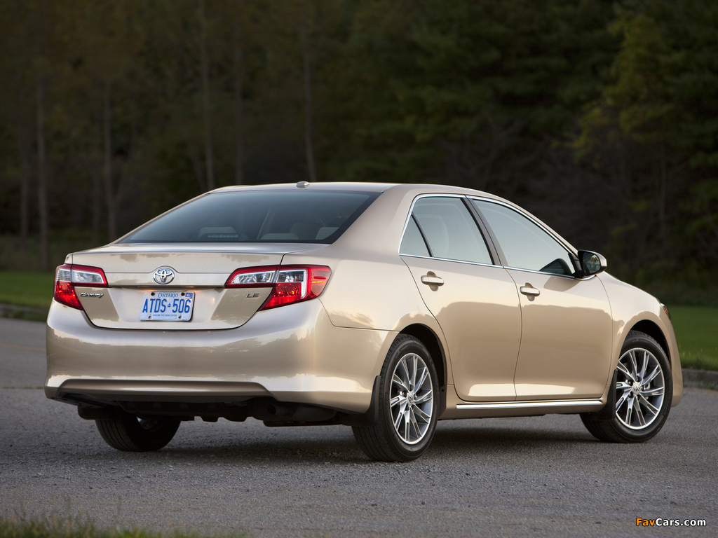 Images of Toyota Camry LE 2011 (1024 x 768)